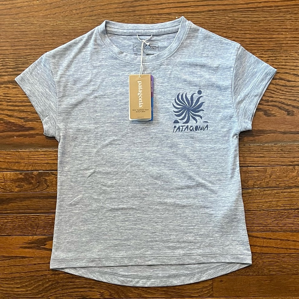 Patagonia NWT Girls Blue Graphic Print Capilene Cool Daily Gray T-Shirt 5-6
